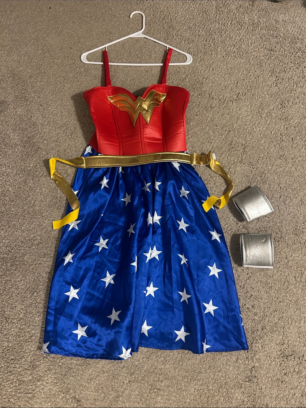 DC Comics womens Wonder Woman costume